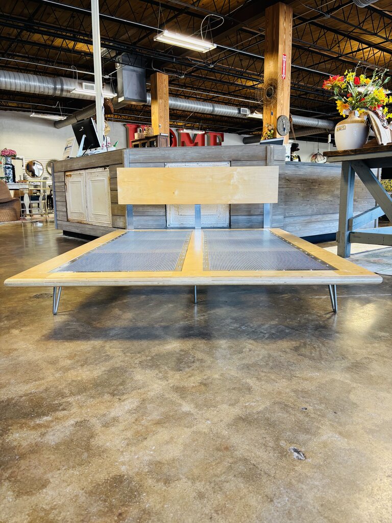 Modernica Case Study Full V-Leg Bed