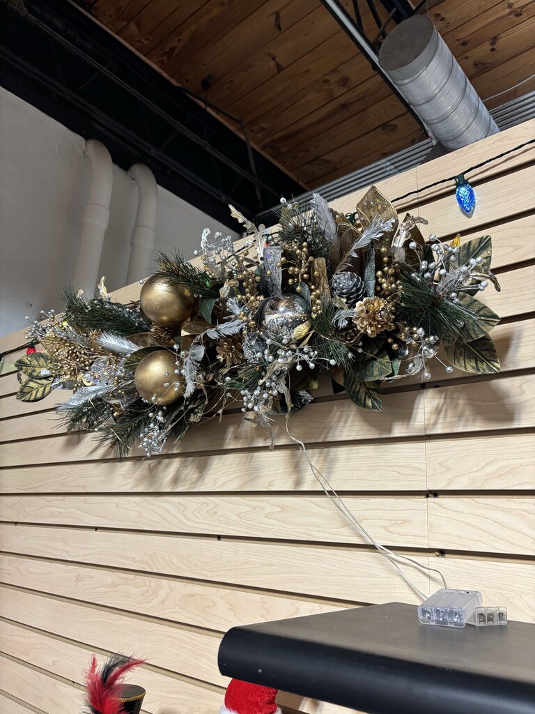 Silver Berry Magnolia Garland Frontgate