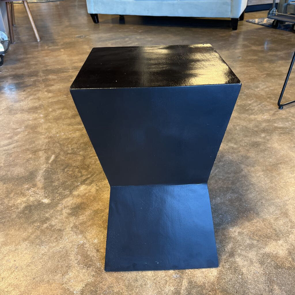 Modern Hour Glass End Table/ Plant Stand