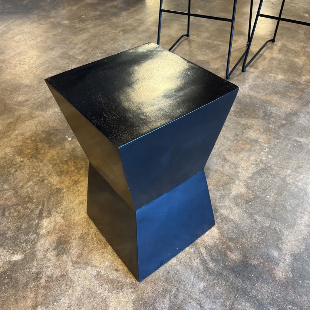 Modern Hour Glass End Table/ Plant Stand