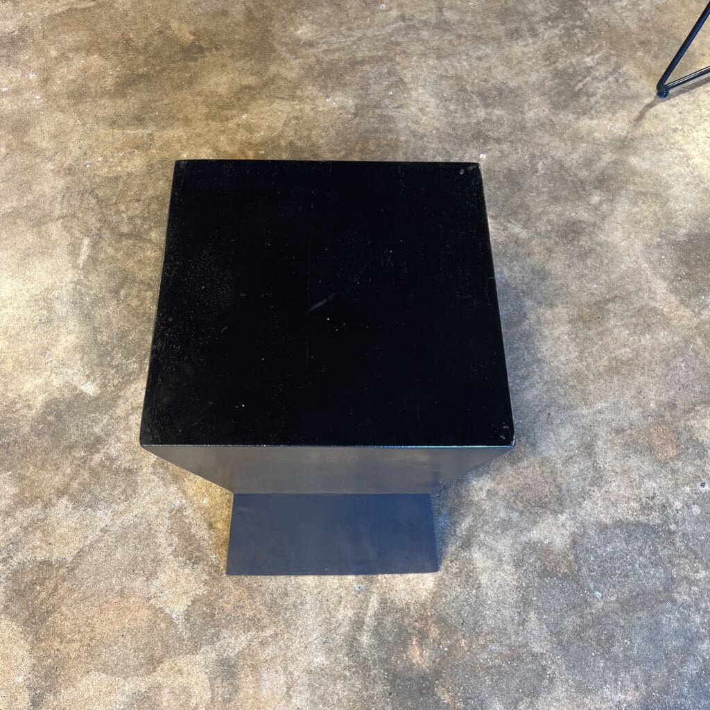 Modern Hour Glass End Table/ Plant Stand