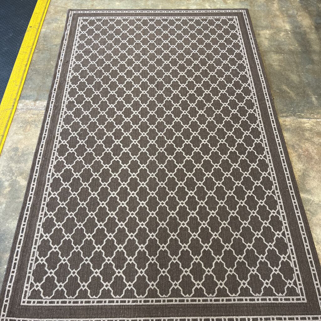 Area Rug 5x8