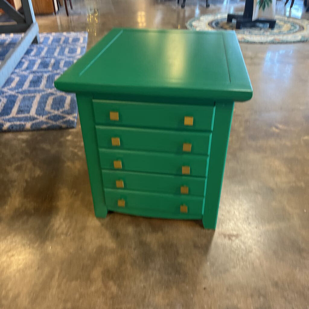 End Table w/ 3 Drawers 28x22x23