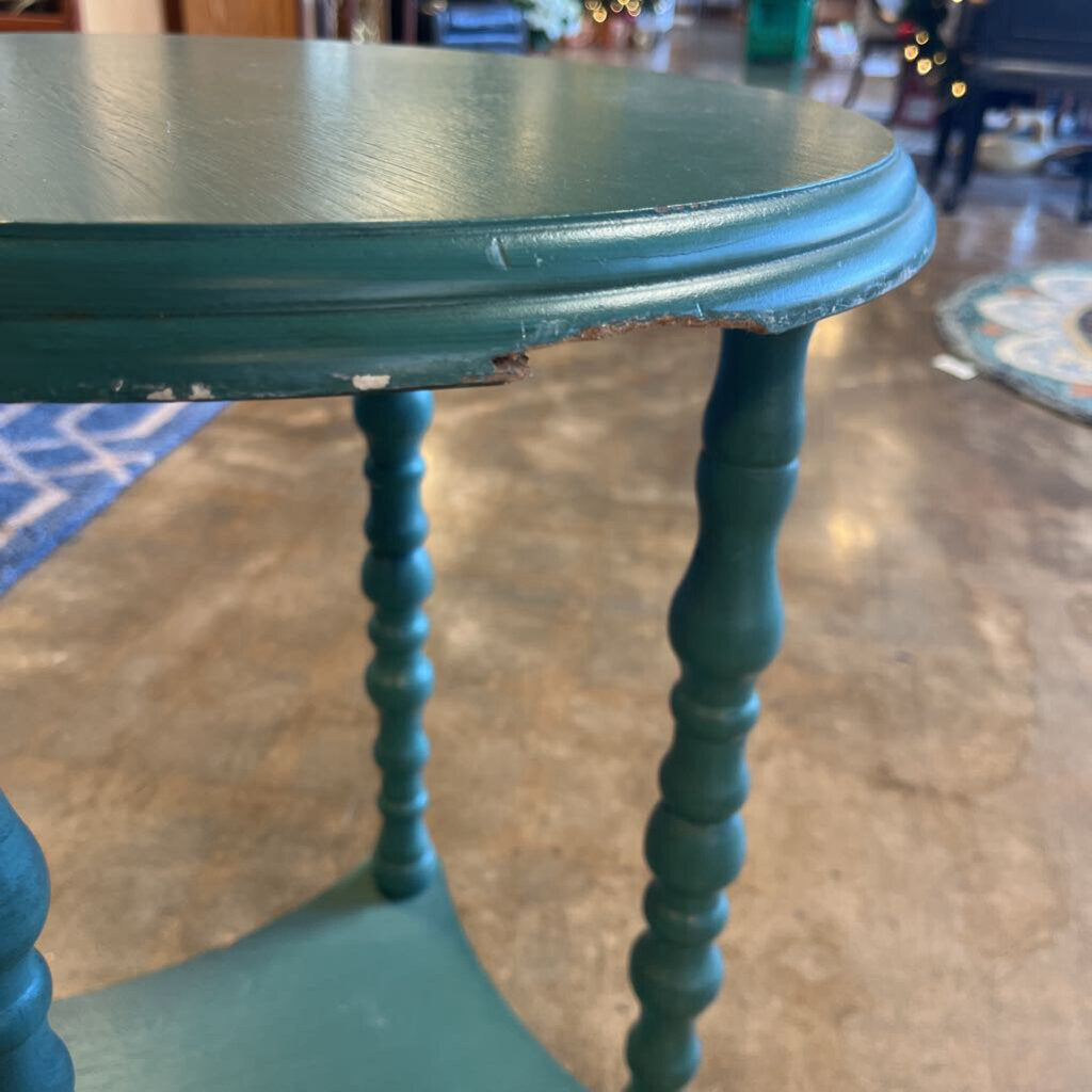 Round End Table w/ Spindle Legs 18x2.75