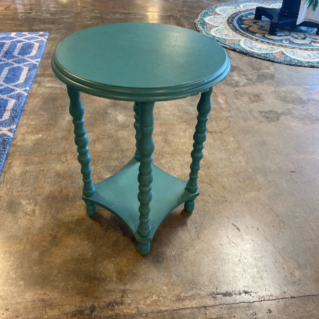 Round End Table w/ Spindle Legs 18x2.75