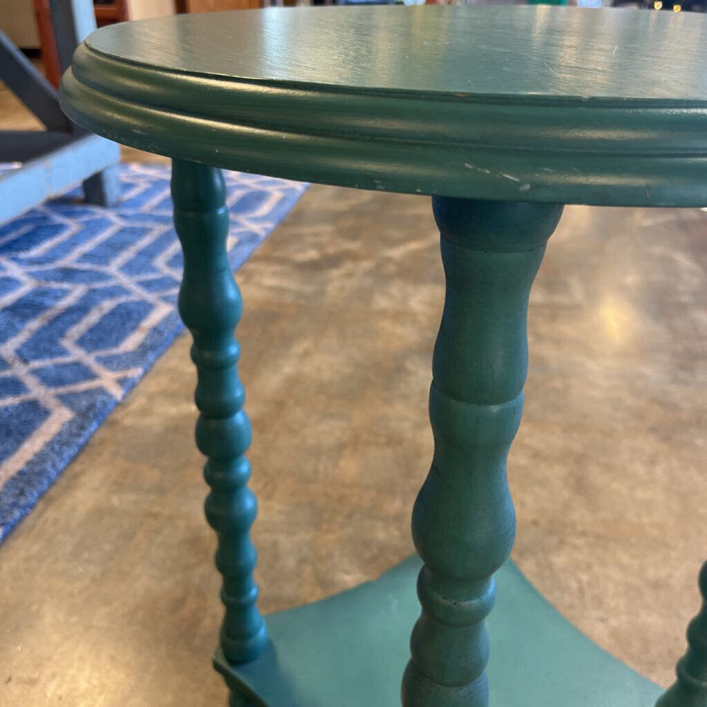 Round End Table w/ Spindle Legs 18x2.75