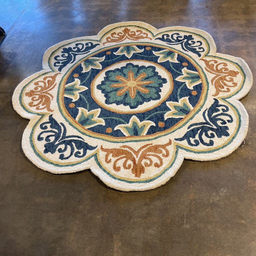 Nia Classic Scalloped Edge Rug 6' Round