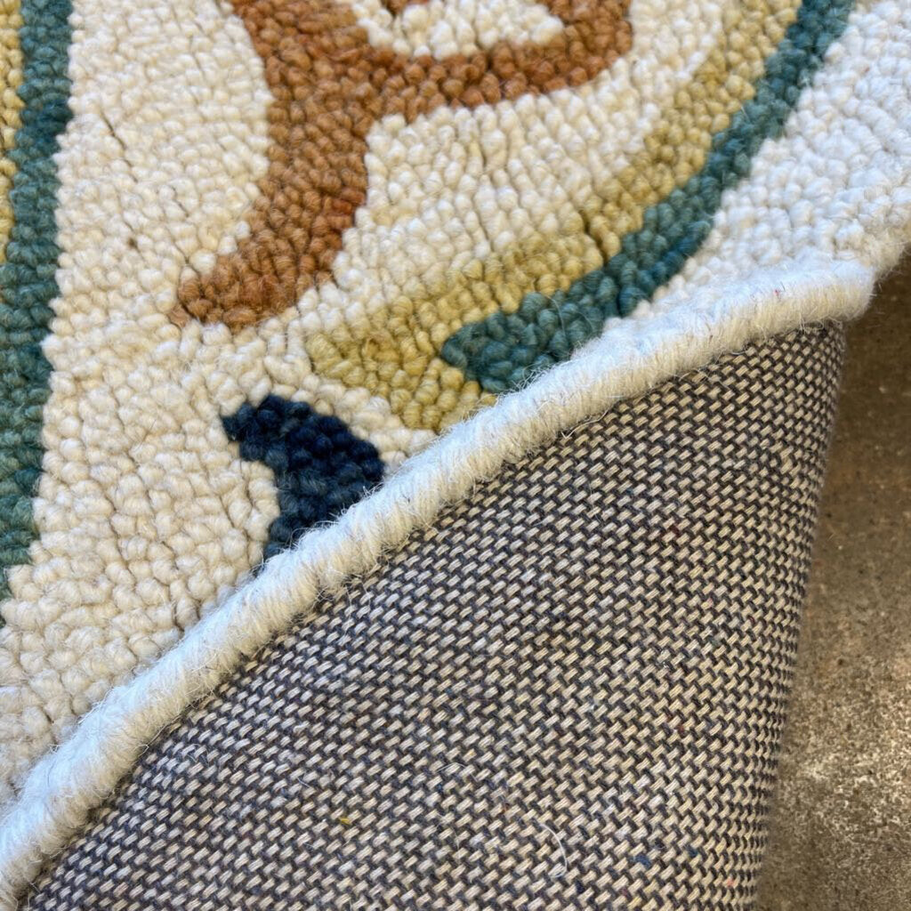 Nia Classic Scalloped Edge Rug 6' Round