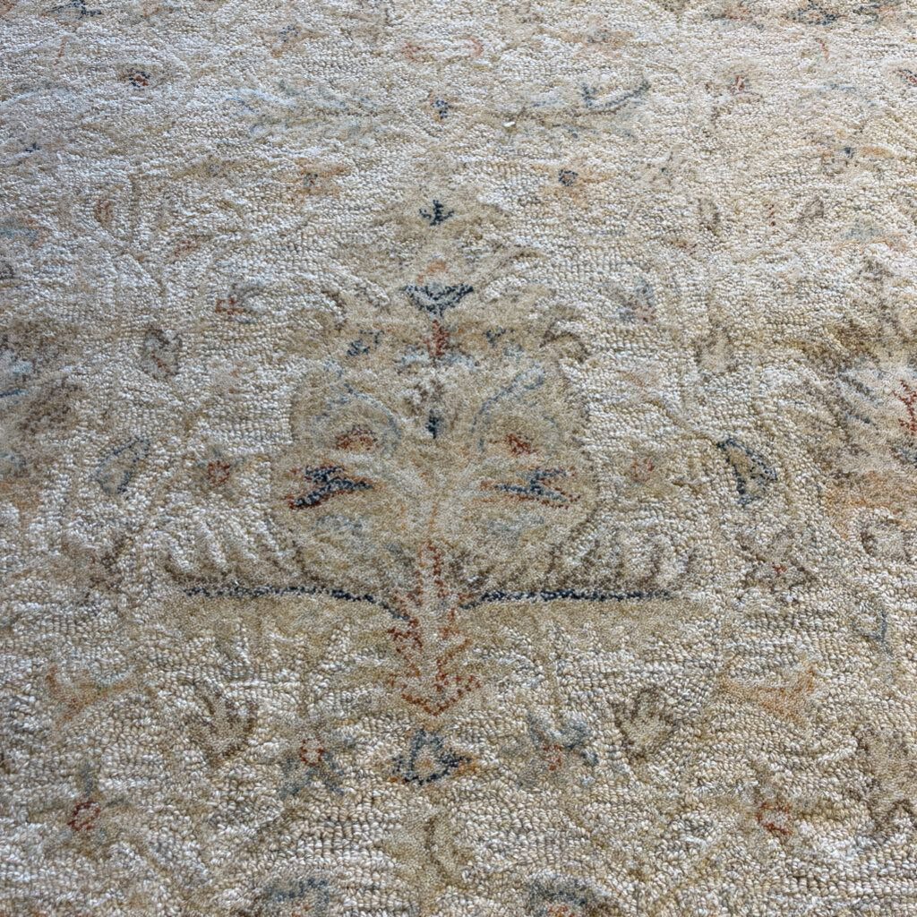 Hand Tufted Traditional Floral Wool Rug 5'x7'9"