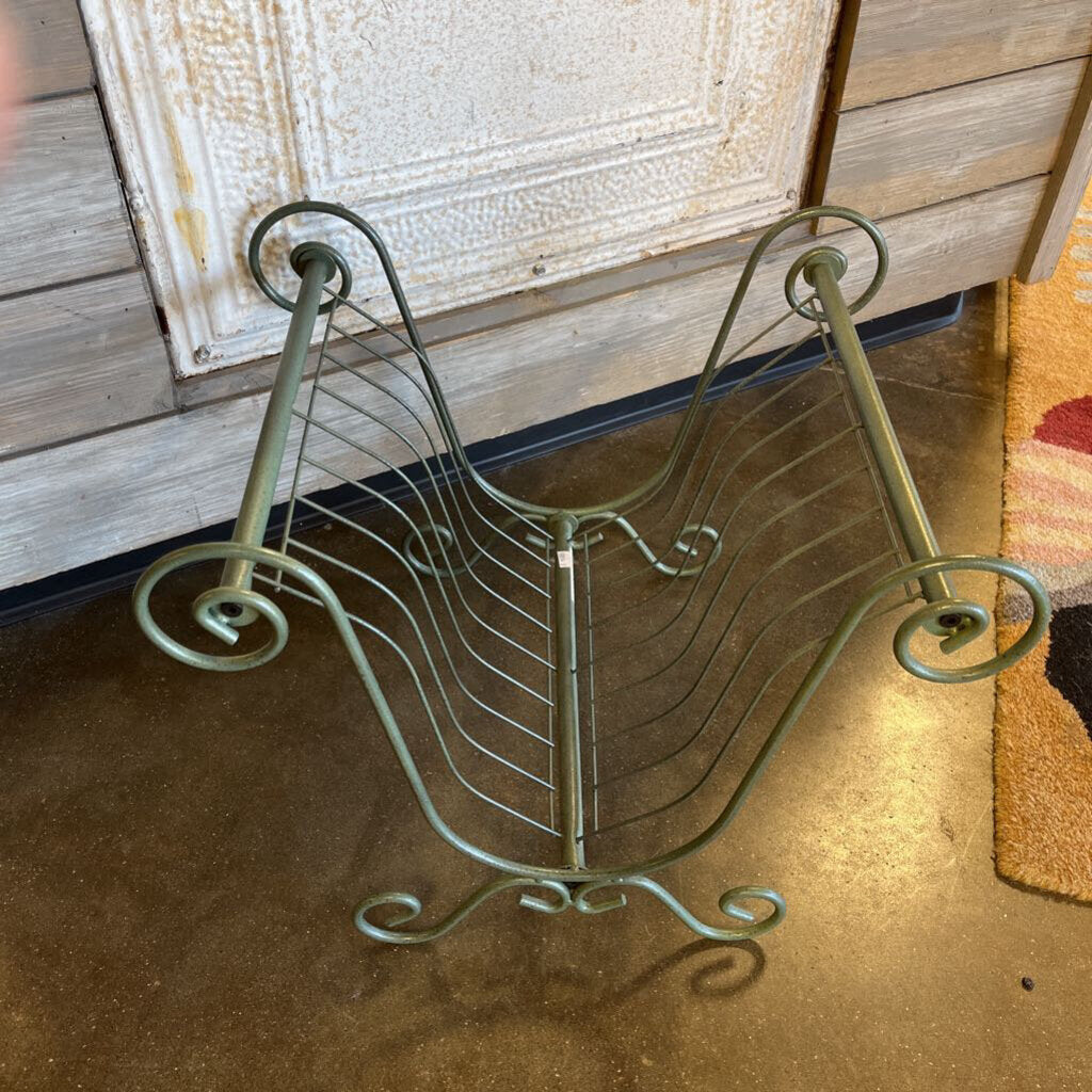 Metal Magazine Rack
