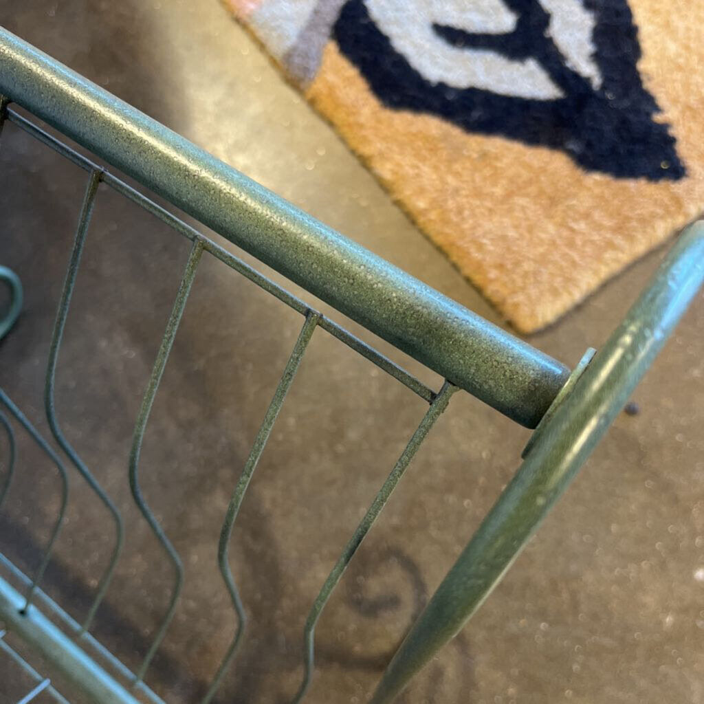 Metal Magazine Rack