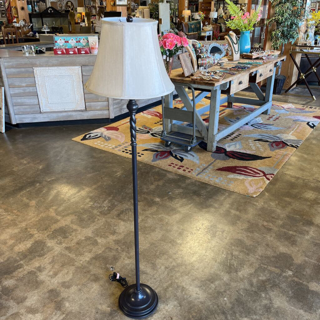Metal Floor Lamp w/ Twist
