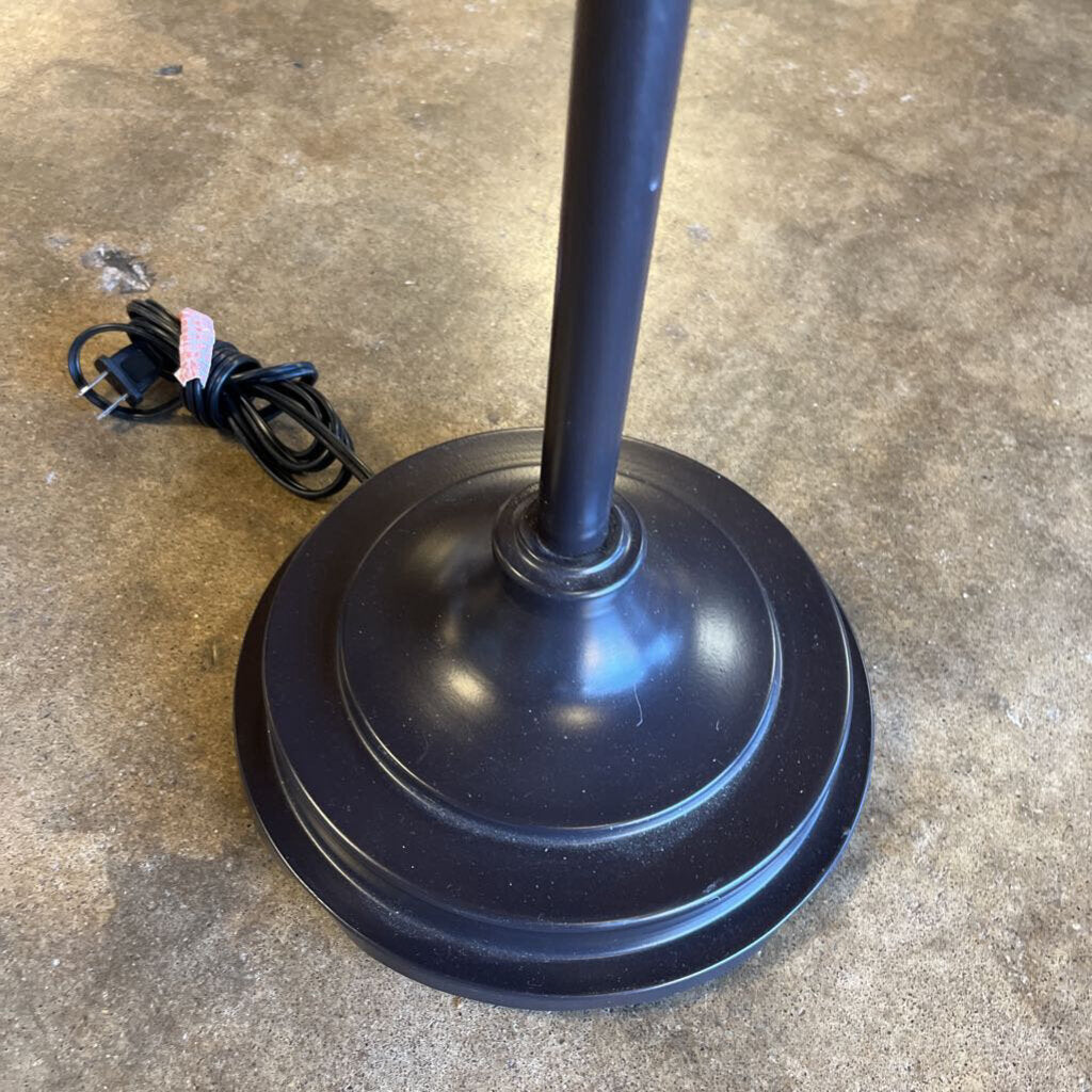 Metal Floor Lamp w/ Twist