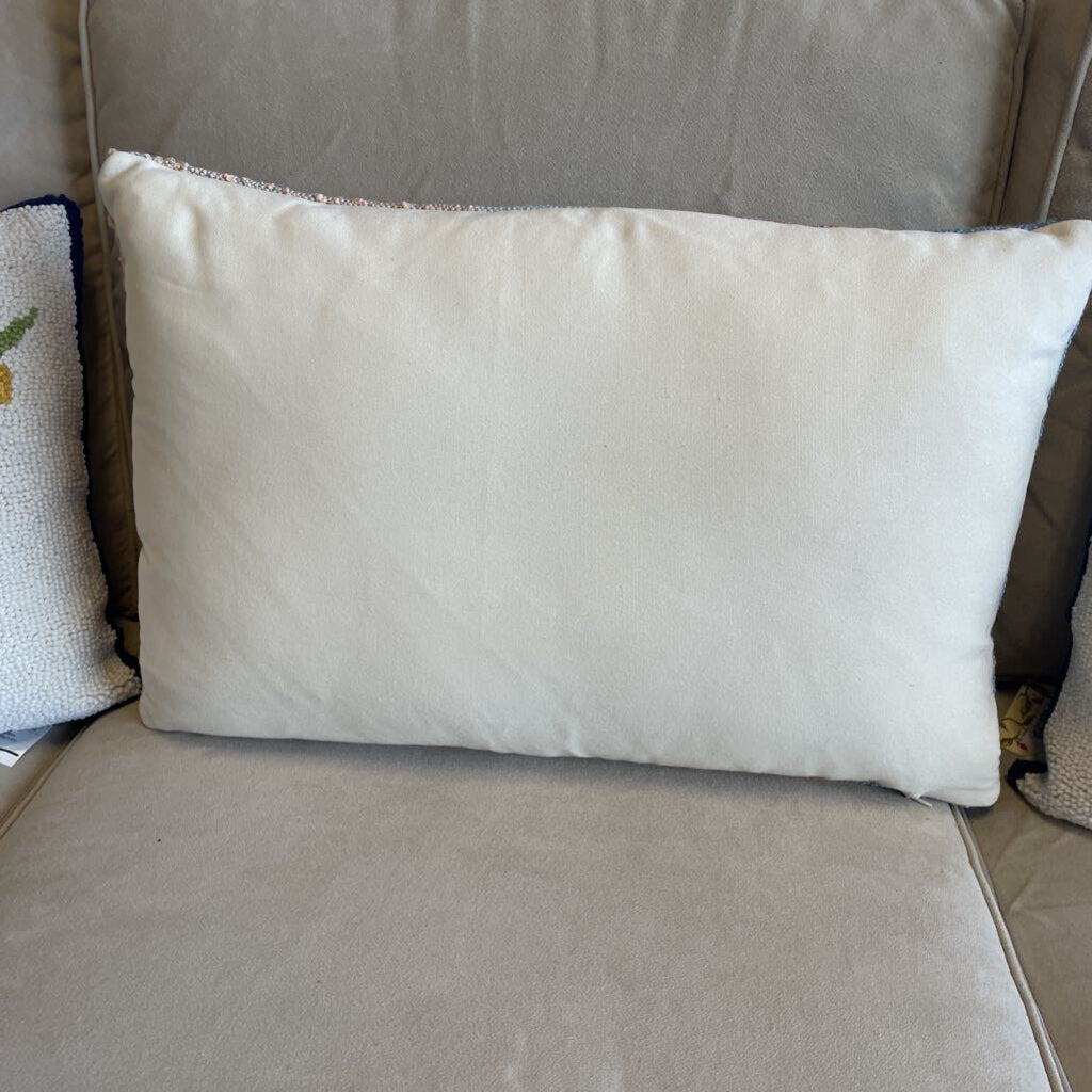 24" Rec In/Outdoor Woven Pillow