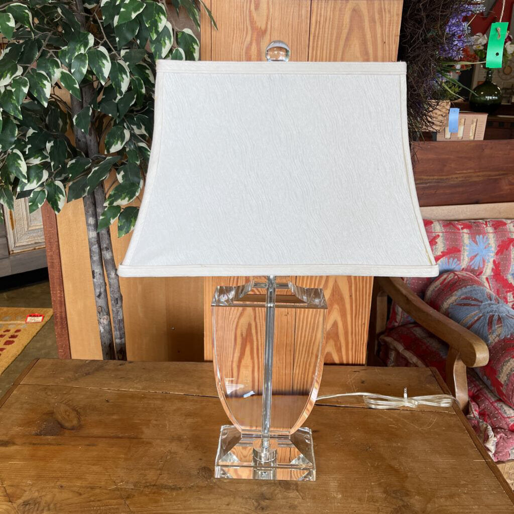 Glass/Crystal Urn Style Lamp