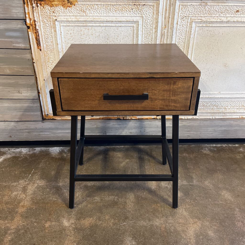 Metal/Wood End Table