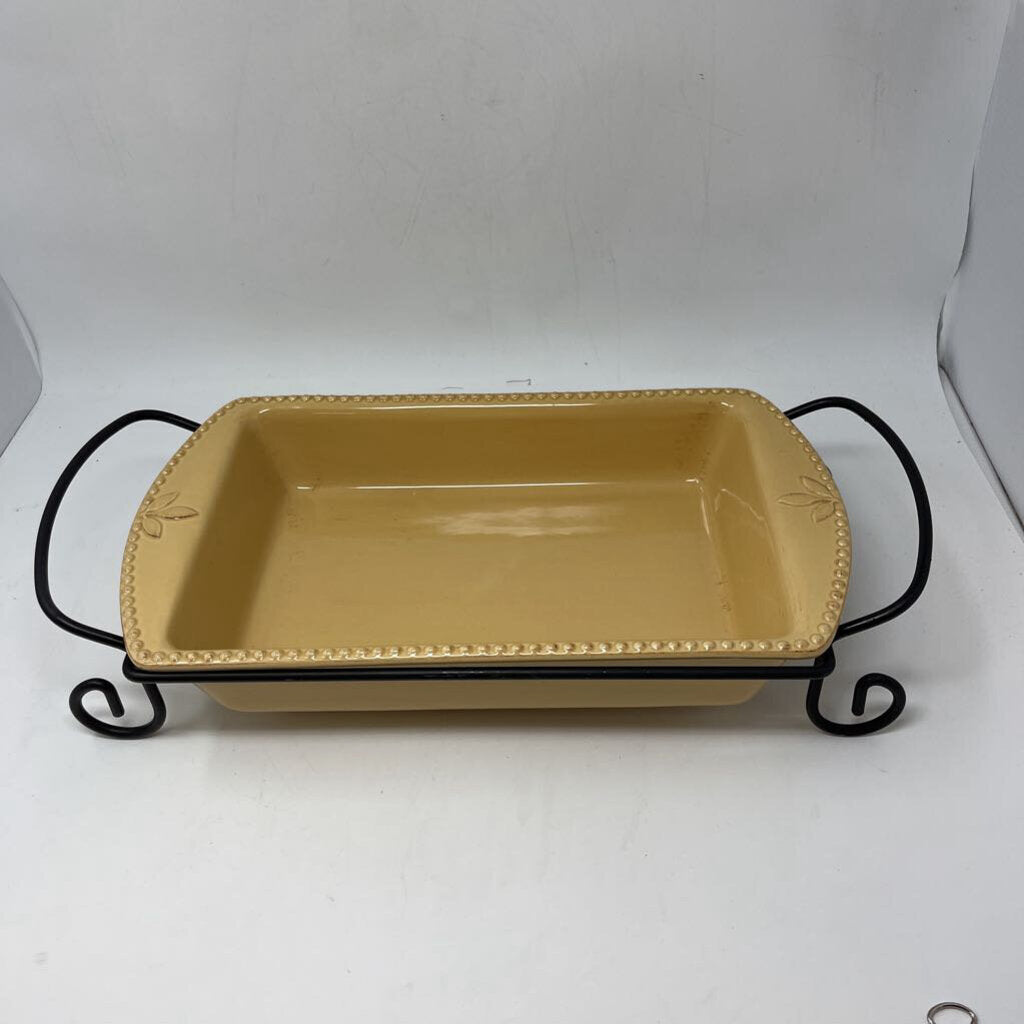 Casserole Dish w/ Metal Rack