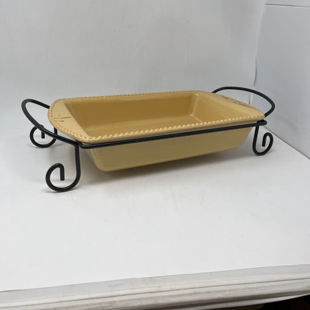 Casserole Dish w/ Metal Rack