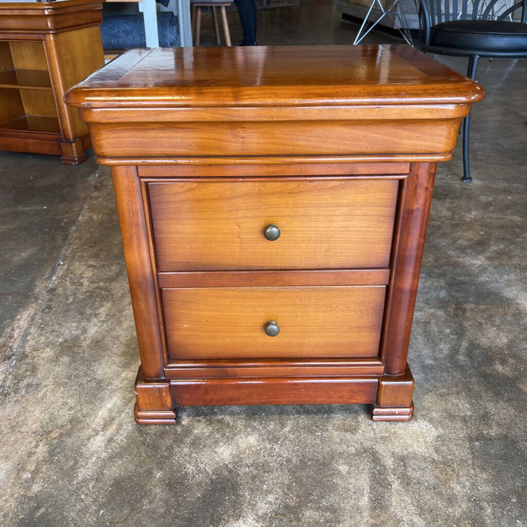 Normandy Side Table 21x15x22