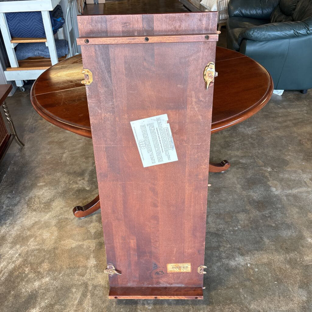 Nichols & Stone Round Pedestal with Leaf