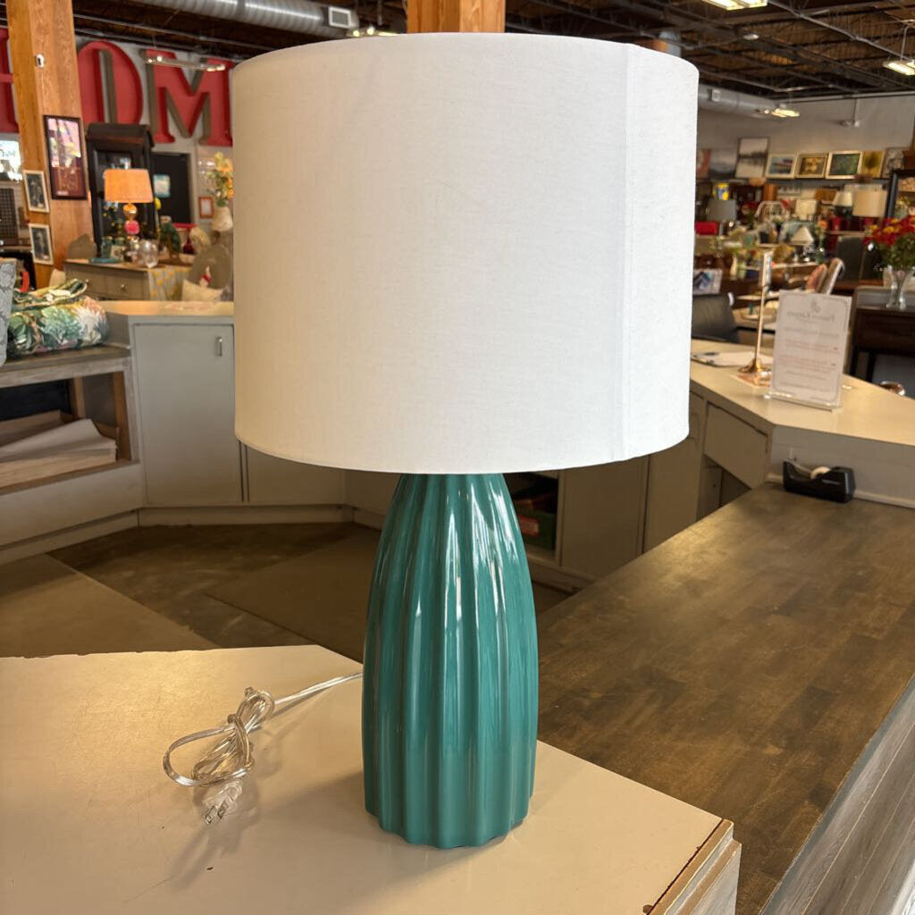 Ceramic base lamp