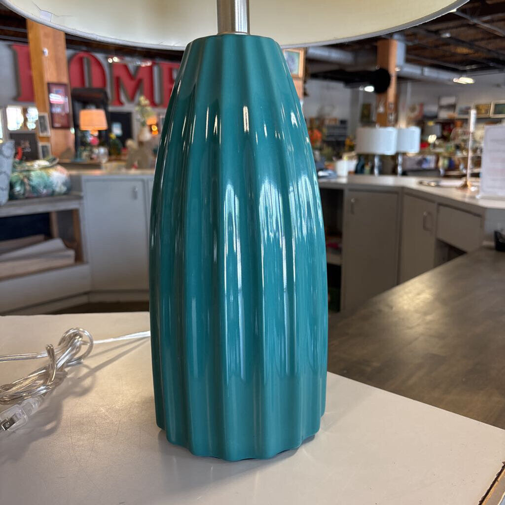 Ceramic base lamp