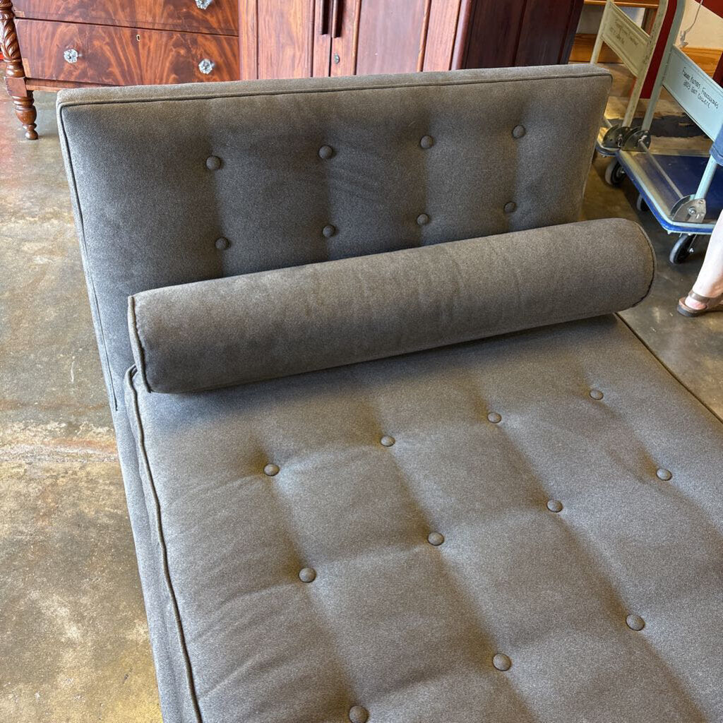 Custom Made Daybed, 2 Pillows (RT $2000)