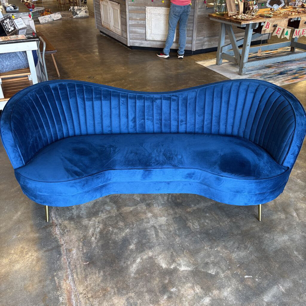 Curved Velvet Sofa 77x36x33