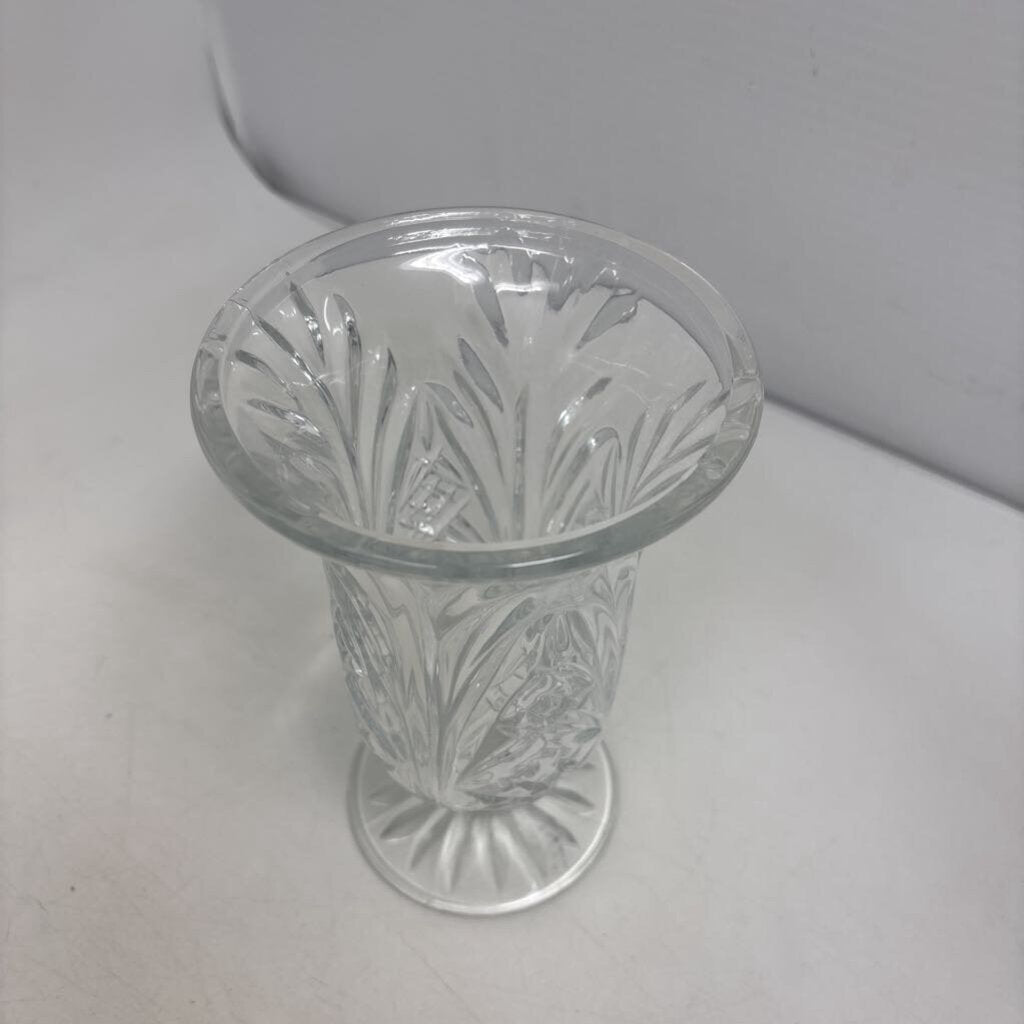 Pedestal Cut Crystal Vase 7in