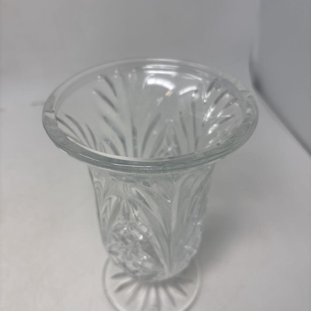 Pedestal Cut Crystal Vase 7in