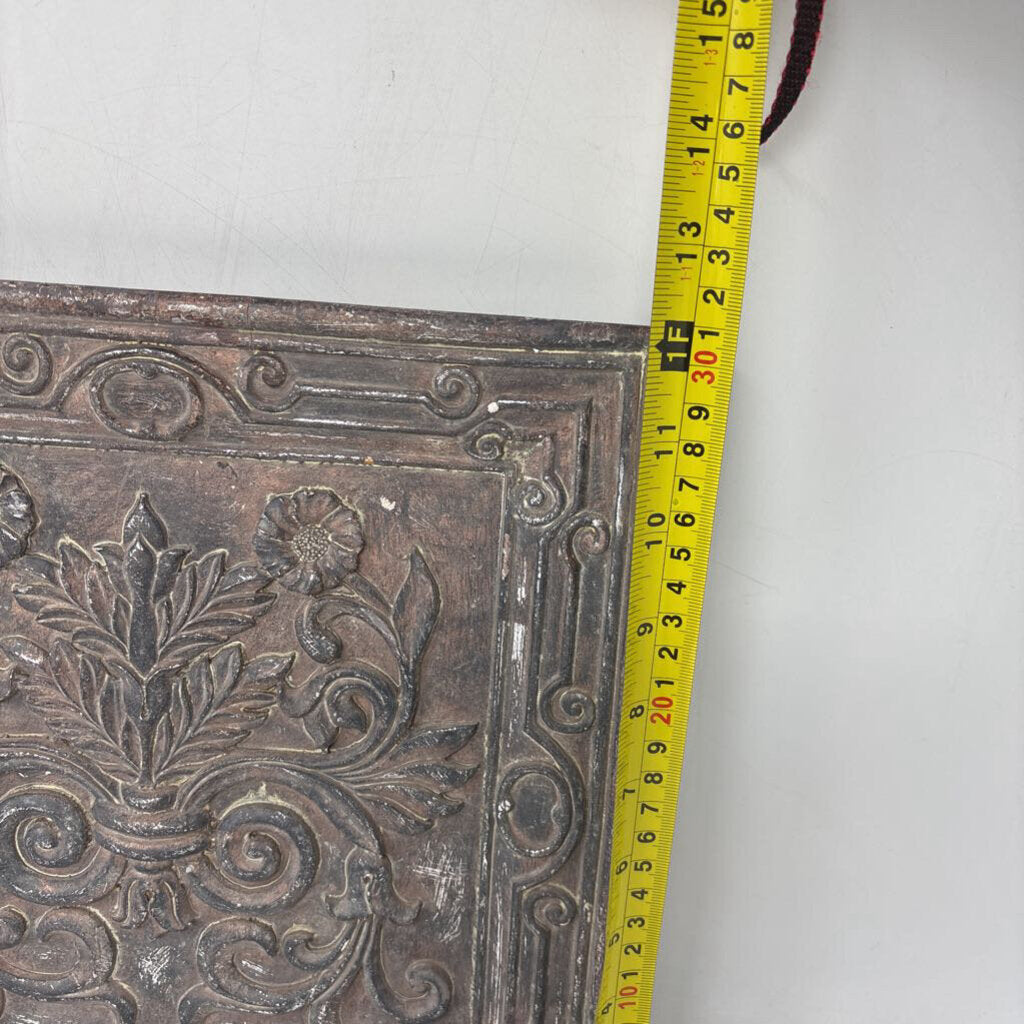 Flower/Leaf Wall Plaque