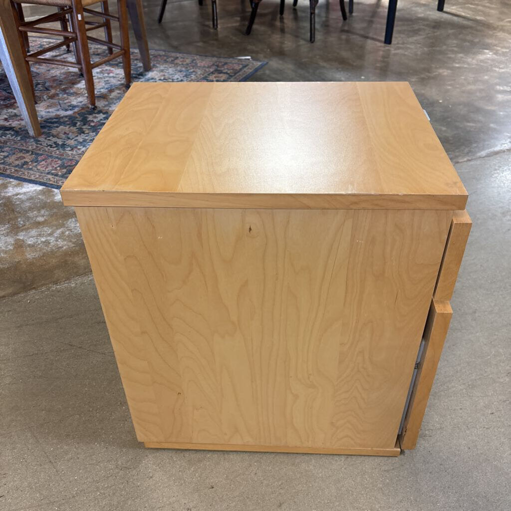 Wooden 2 Drawer File Cabinet 16 X 20.5 X 22.5