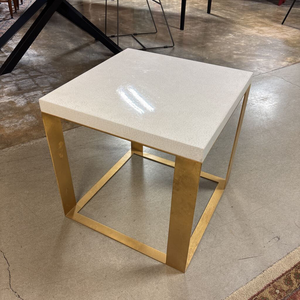 Cottage & Bungalow Side Table 22 X 22 X 22