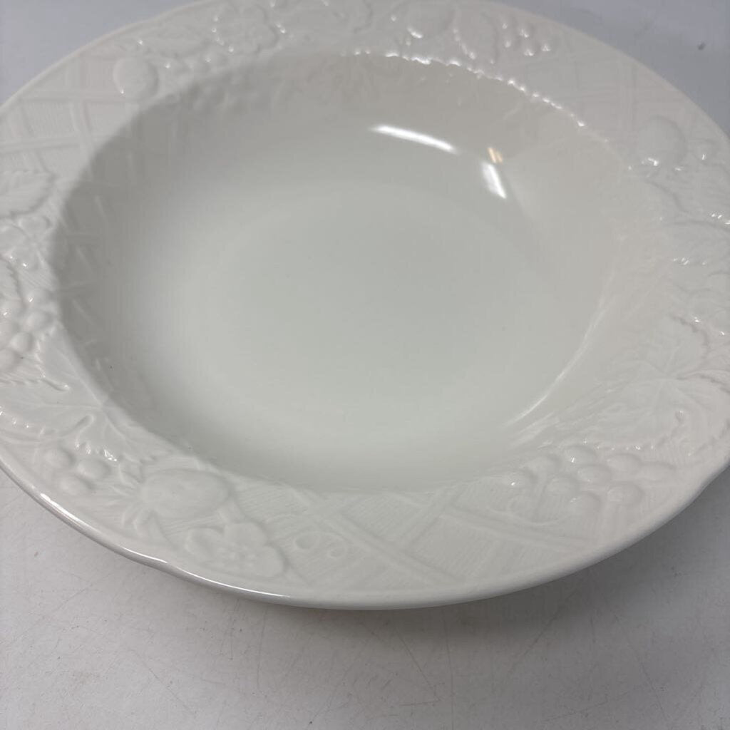 English Countryside Vegetable Bowl