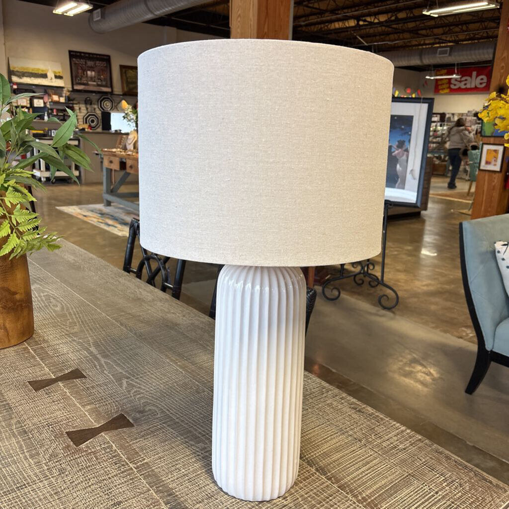 Ceramic Ribbed base Lamp