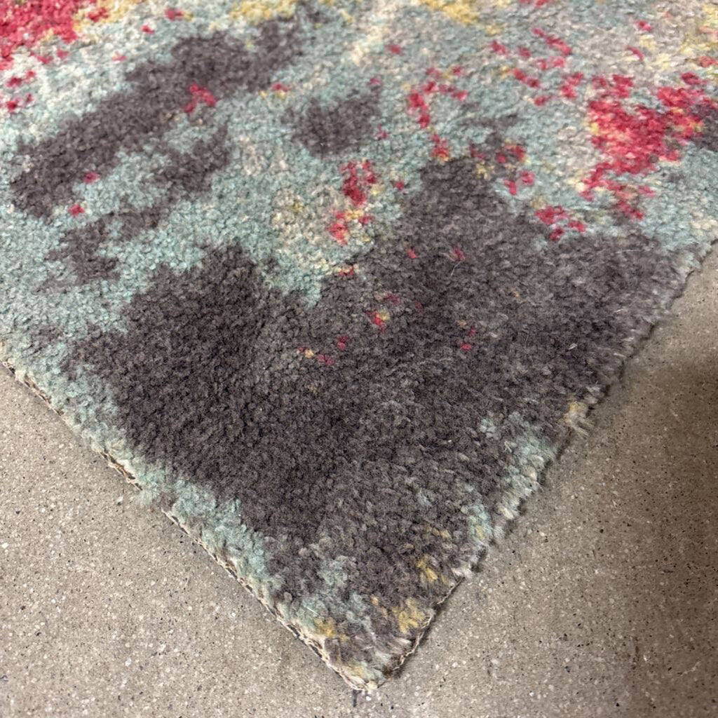 Signature Design Woven Rug 8 X 10