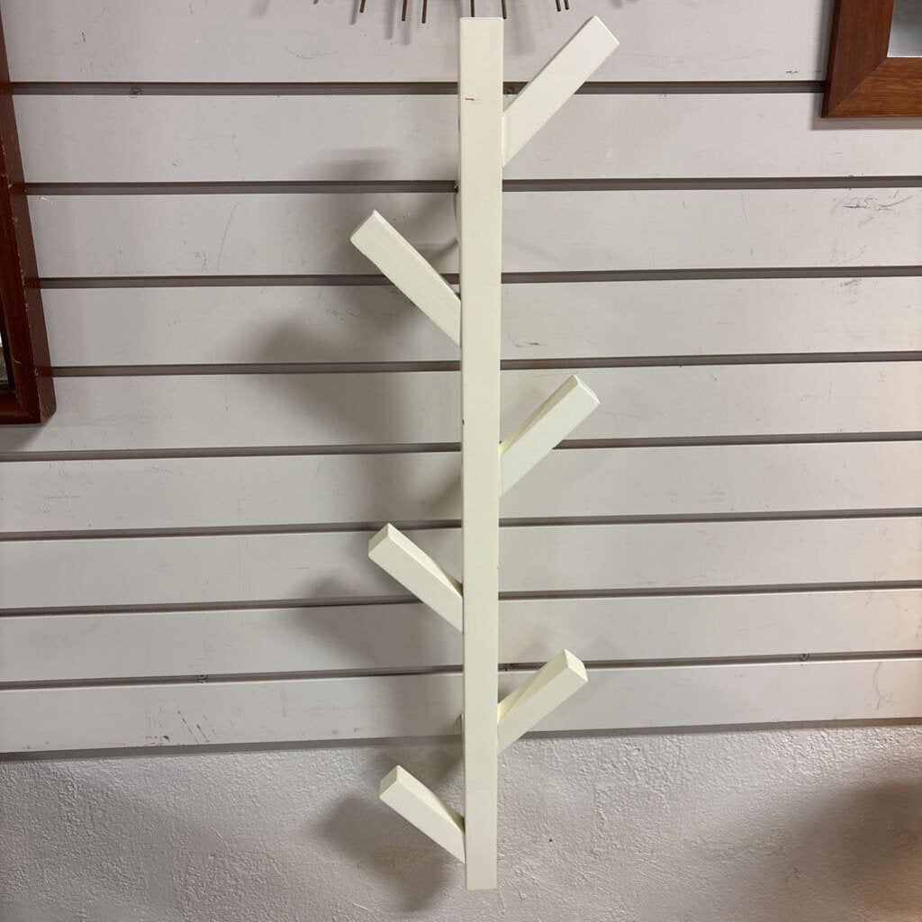 White Wood Hanging Tree TJUSIG