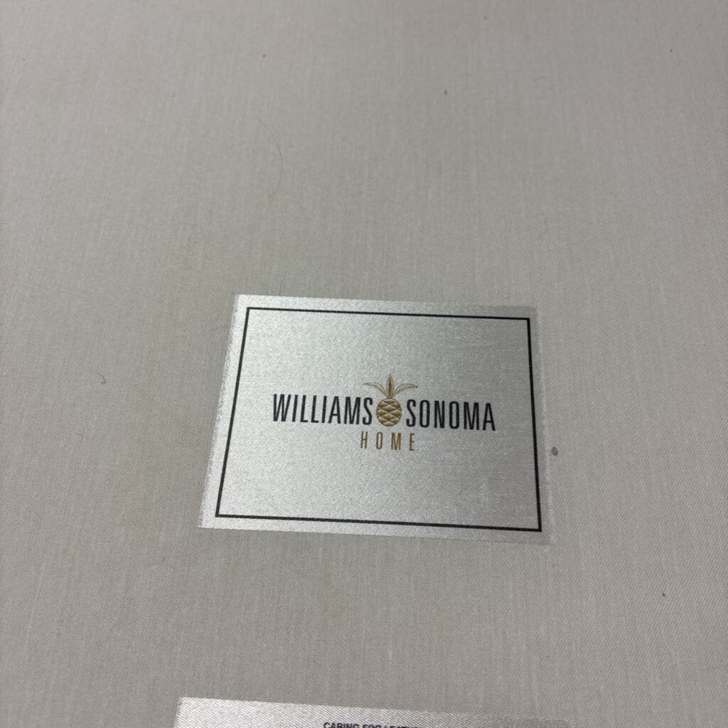 Queen Presido Platform Bed (RT $2800)