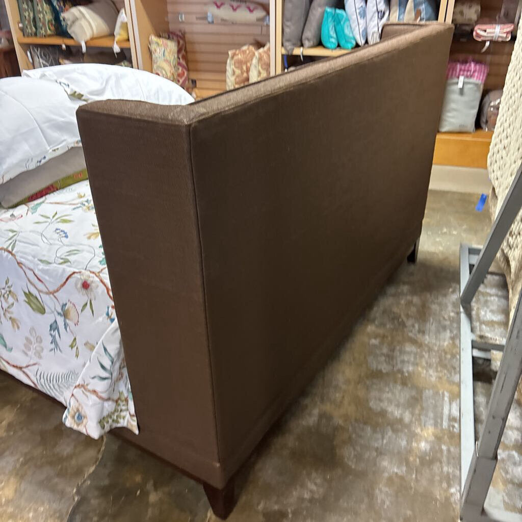 Queen Presido Platform Bed (RT $2800)