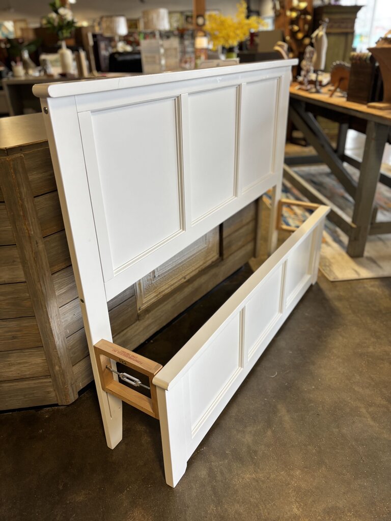 Full White Panelled & Slats Bed