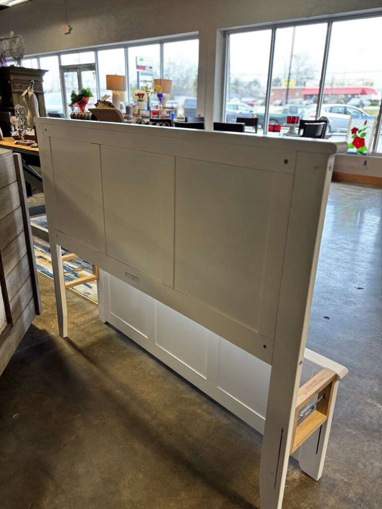 Full White Panelled & Slats Bed