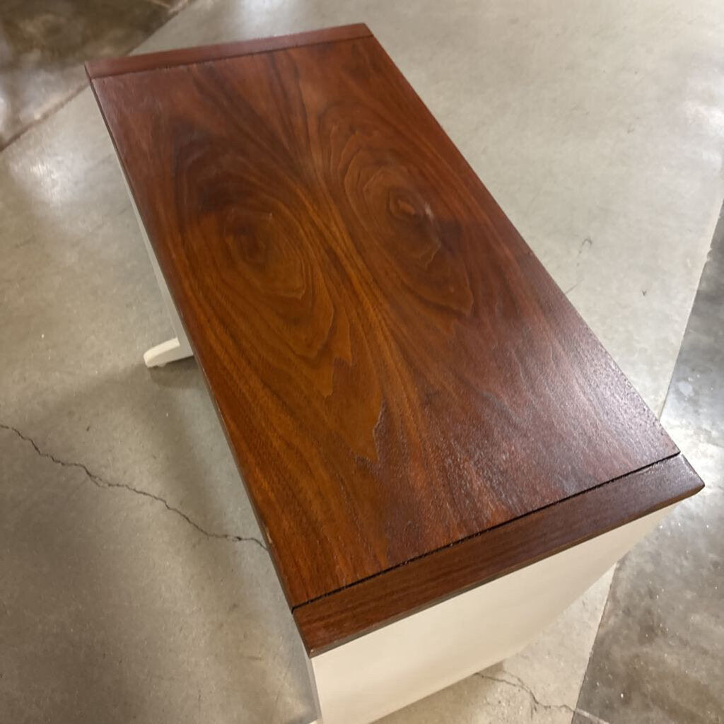 Painted Bench with Lift Top 28.25 X 14 X 22.5