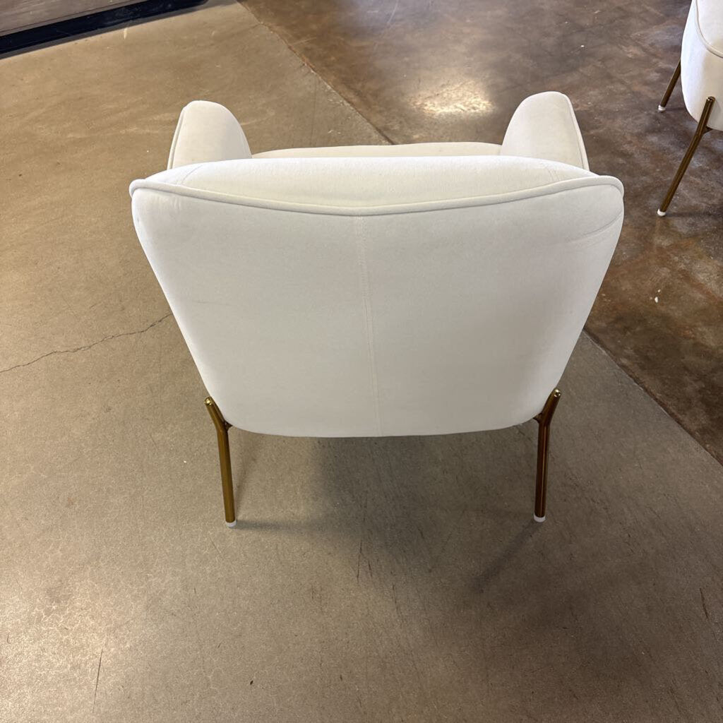 Wide Velvet Contemporary Chair