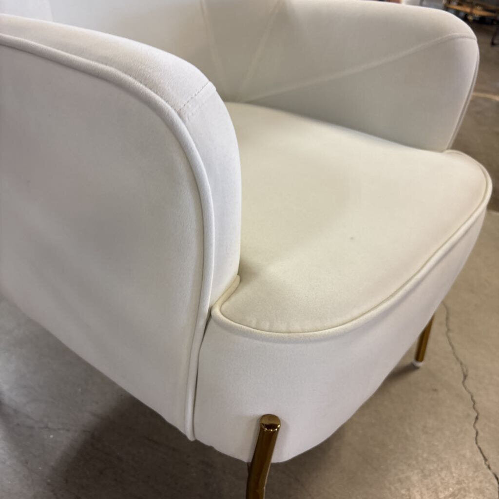 Wide Velvet Contemporary Chair
