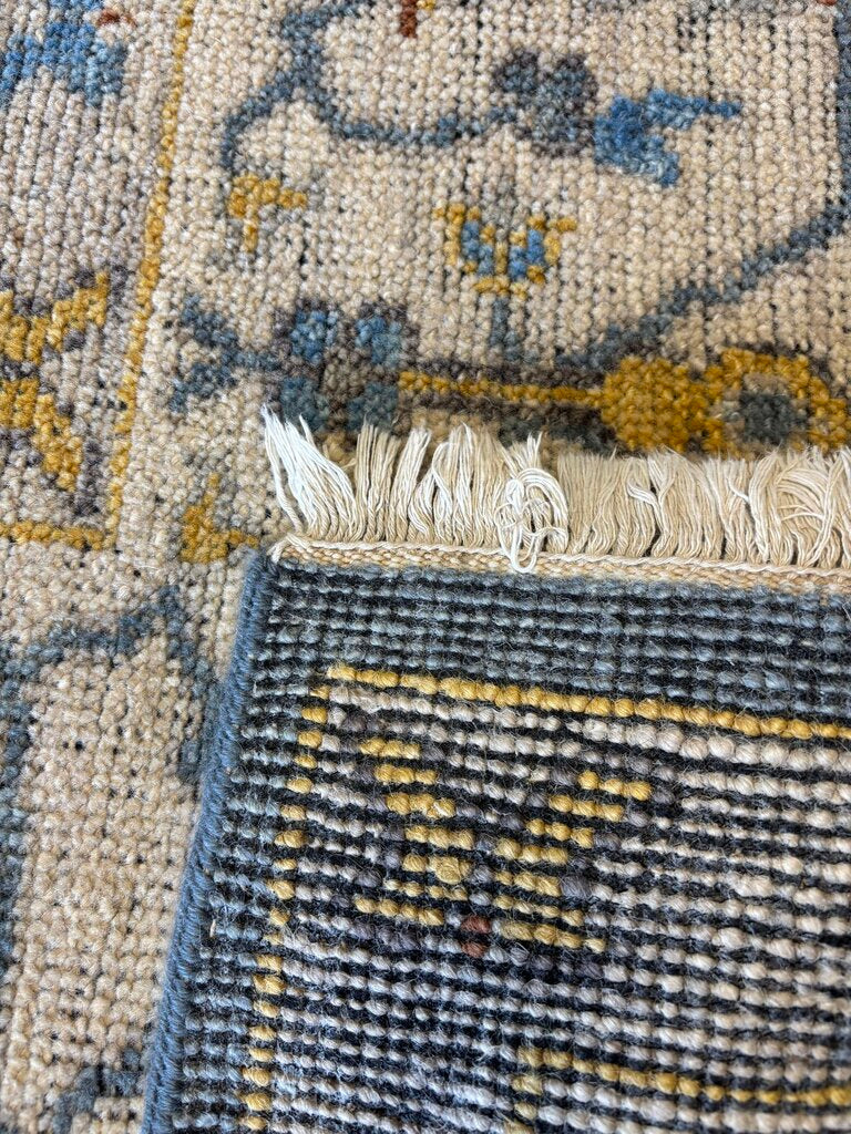 Oushak Framed Butterframed Fringe Rug