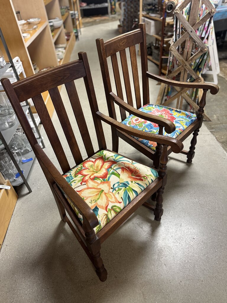 Set 2 Oak Host & Hostess Chairs