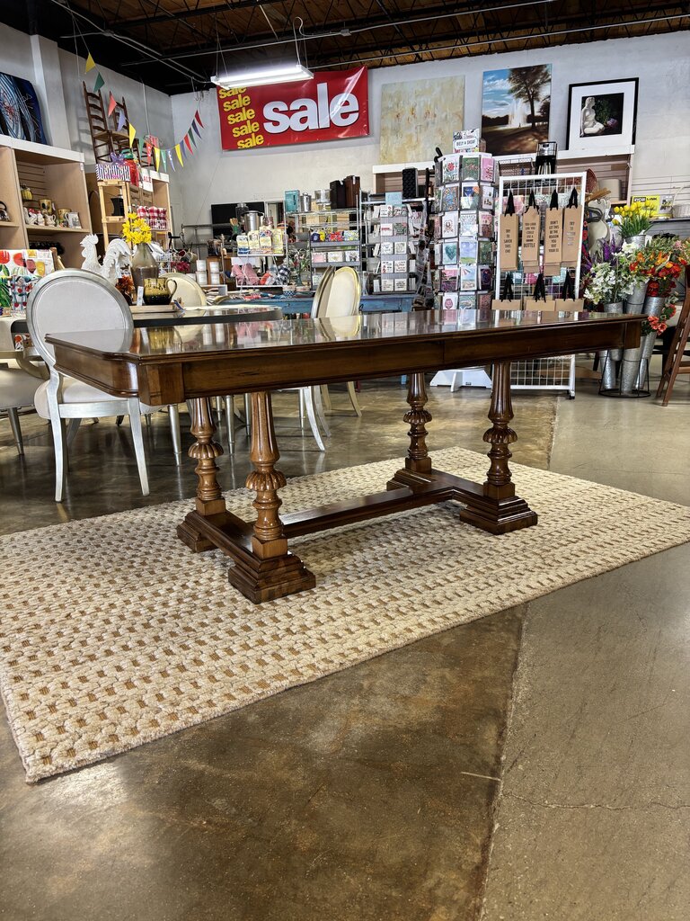 Dining Table & 6 Upholstered & Leaf Chairs