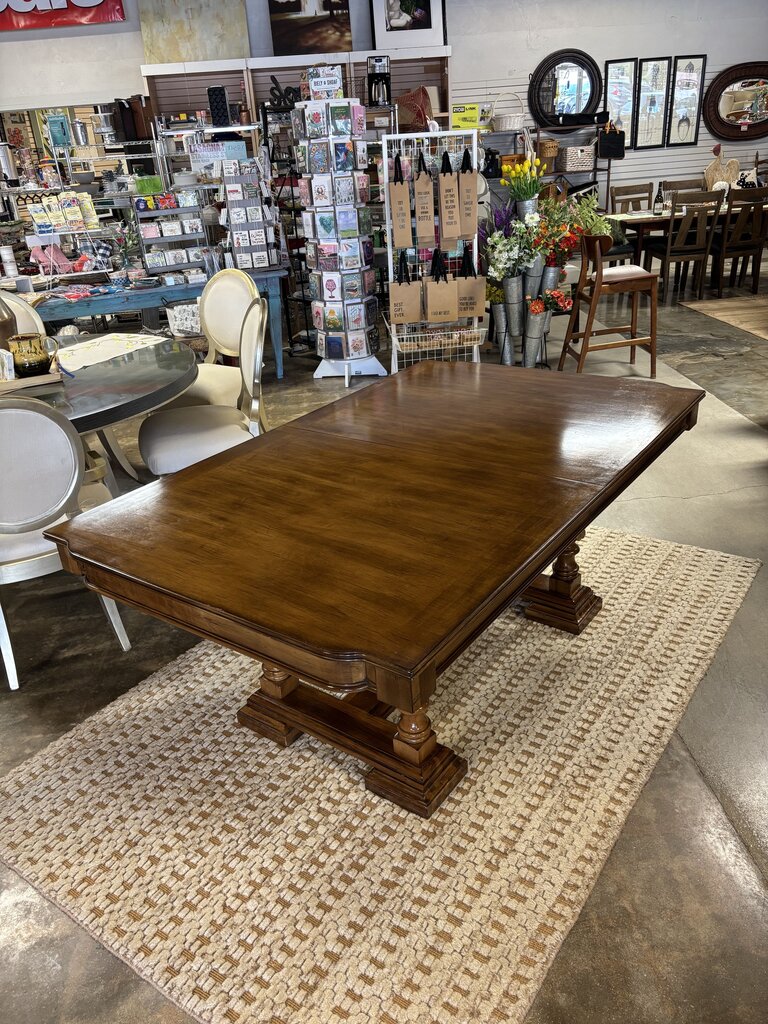Dining Table & 6 Upholstered & Leaf Chairs