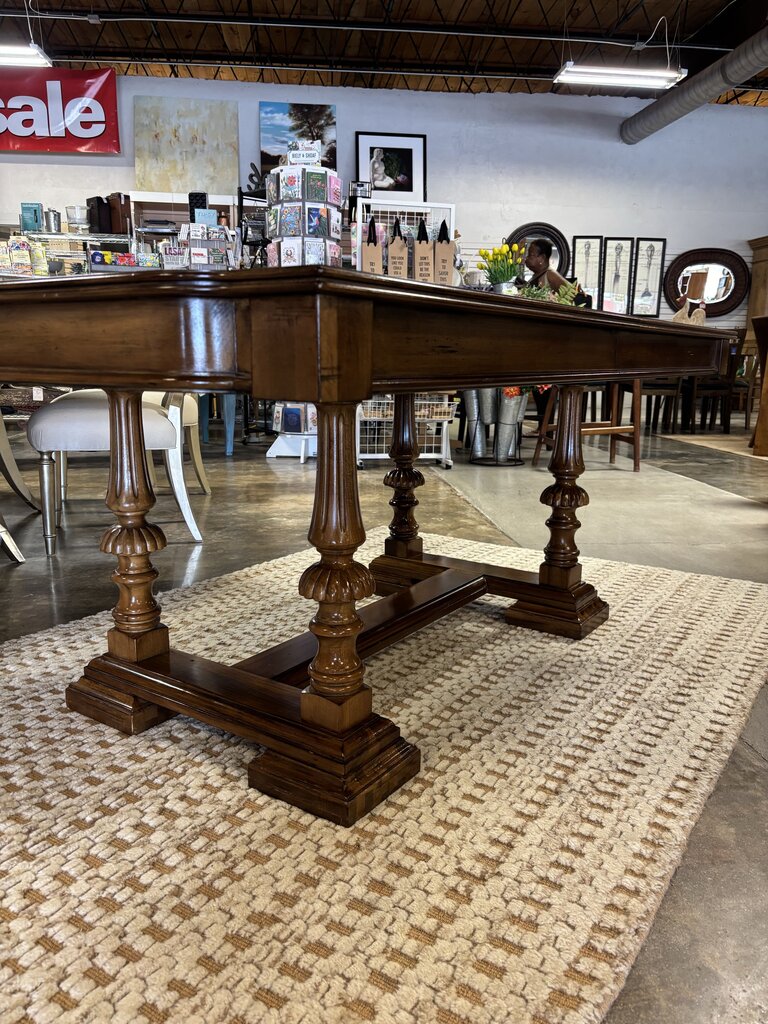 Dining Table & 6 Upholstered & Leaf Chairs