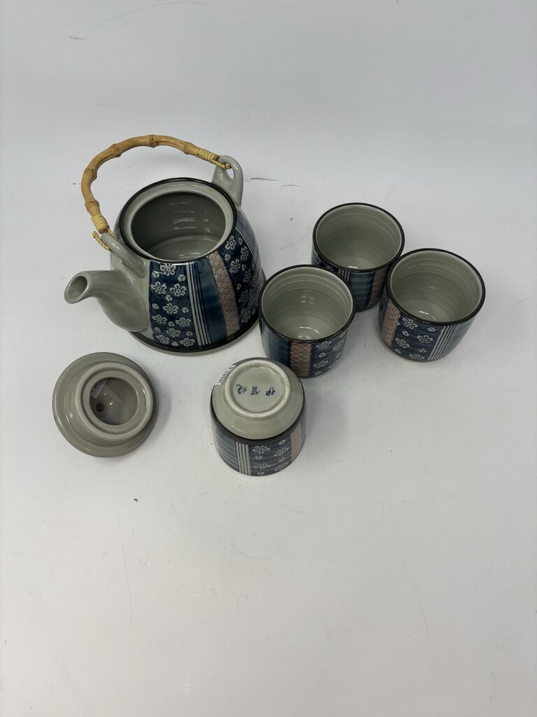 Asian Teapot and 4 Cups